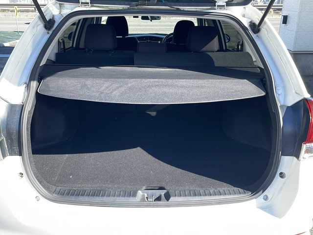 トヨタ カローラ フィールダー 1．5G エアロツアラー 愛知県 2015(平27)年 9.1万km スーパーホワイトⅡ ワンオーナー/純正オーディオ/【CD・ラジオ・AUX】/ビルトインETC/前後ドライブレコーダー/Toyota Safety Sense P/【プリクラッシュセーフティシステム・レーンディパーチャーアラート】/横滑り防止機能/アイドリングストップ/プッシュスタート/スマートキー/スペアキーあり/電動格納ミラー/ウィンカーミラー/フォグランプ/純正トノカバー/ステアリングスイッチ/純正フロアマット/純正ドアバイザー/新車保証書/取扱説明書