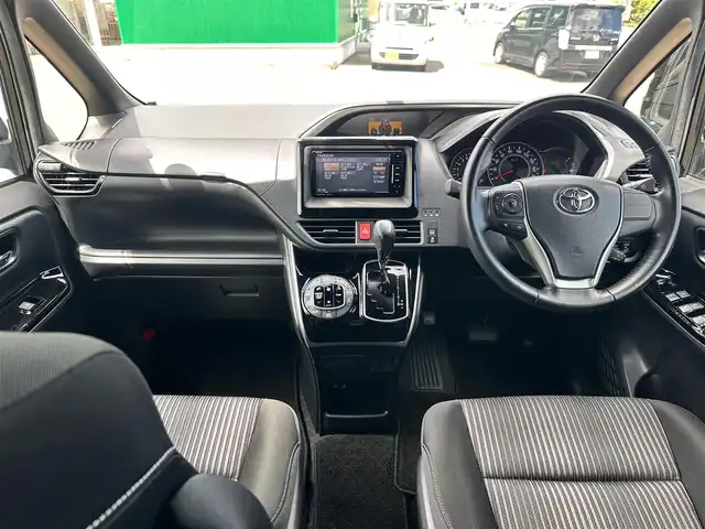 トヨタ ヴォクシー ZS 煌 宮城県 2018(平30)年 6.9万km ブラック セーフティセンス/・プリクラッシュセーフティ/・レーンディパーチャーアラート/・オートマチックハイビーム/11.4インチフリップダウンモニター（アルパイン）/社外ナビ/フルセグTV/Bluetooth/CD/DVD/SD/AM/FM/バックカメラ/ビルトインETC/フロントドライブレコーダー/両側パワースライドドア/LEDヘッドライト/LEDフォグランプ/アイドリングストップ/スマートキー/プッシュスター/純正16インチアルミホイール/Wエアバッグ