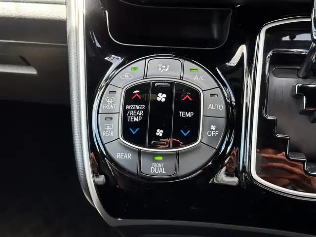 トヨタ ヴォクシー ZS 煌 宮城県 2018(平30)年 6.9万km ブラック セーフティセンス/・プリクラッシュセーフティ/・レーンディパーチャーアラート/・オートマチックハイビーム/11.4インチフリップダウンモニター（アルパイン）/社外ナビ/フルセグTV/Bluetooth/CD/DVD/SD/AM/FM/バックカメラ/ビルトインETC/フロントドライブレコーダー/両側パワースライドドア/LEDヘッドライト/LEDフォグランプ/アイドリングストップ/スマートキー/プッシュスター/純正16インチアルミホイール/Wエアバッグ