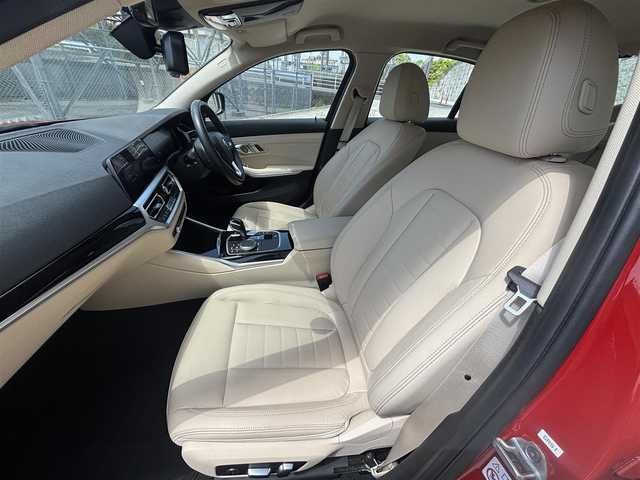 ＢＭＷ ３２０ｄ xDrive 長崎県 2020(令2)年 2.7万km メルボルンレッド 純正HDDナビ/BT/全方位カメラ/衝突軽減ブレーキ/レーンアシスト/ブラインドスポットモニター/コーナーセンサー/レーダークルーズ/ミラー一体型ETC/レザーシート/パワーシート/シートヒーター/前後ドライブレコーダー/純正17インチAW/ハイラインパッケージ