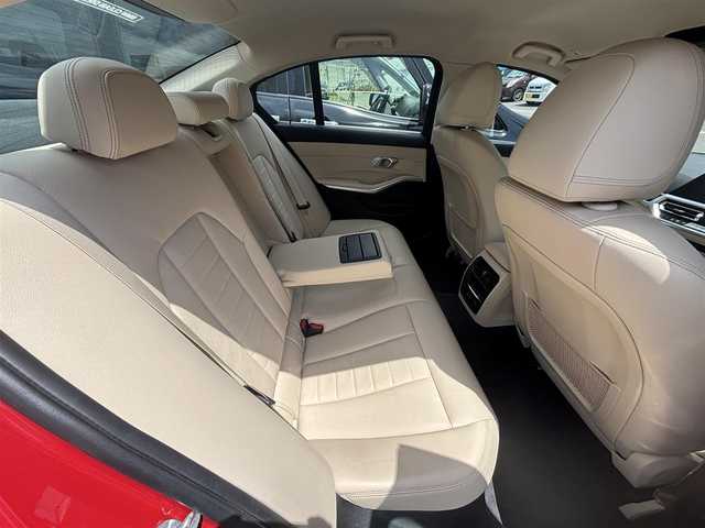 ＢＭＷ ３２０ｄ xDrive 長崎県 2020(令2)年 2.7万km メルボルンレッド 純正HDDナビ/BT/全方位カメラ/衝突軽減ブレーキ/レーンアシスト/ブラインドスポットモニター/コーナーセンサー/レーダークルーズ/ミラー一体型ETC/レザーシート/パワーシート/シートヒーター/前後ドライブレコーダー/純正17インチAW/ハイラインパッケージ