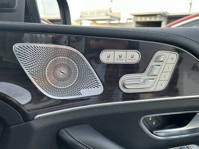 メルセデス・ベンツ ＧＬＥ３００ｄ 4MATIC AMGライン 滋賀県 2020(令2)年 5.7万km オブシディアンブラック ・サンルーフ/・アクティブステアリングアシスト/・DSR/・道路標識アシスト/・アクティブブレーキアシスト/・アクティブレーンキーピングアシスト/・アテンションアシスト/・ブラインドスポットモニター/・レーンチェンジアシスト/・インテリジェントライトシステム/・クルーズコントロール(追従式)/・黒革シート/・4席パワーシート/・4席シートヒーター/・前席エアシート/・純正HDDナビ/【Bluetooth・USB・AppleCarPlay・AndroidAuto】/・Burmesterサウンドシステム/・フルセグTV/・全方位カメラ/・ETC2.0/・ドライブレコーダー(前後録画)/・hot&coolドリンクホルダー/・パワーバックドア/・マルチLEDヘッドランプ