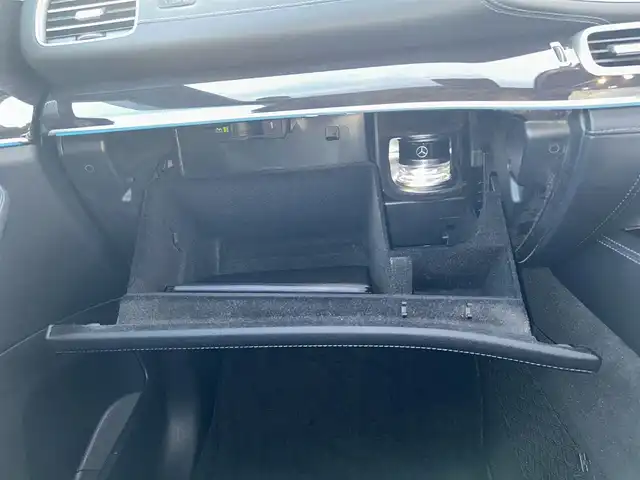 メルセデス・ベンツ ＧＬＥ３００ｄ 4MATIC AMGライン 滋賀県 2020(令2)年 5.7万km オブシディアンブラック ・サンルーフ/・アクティブステアリングアシスト/・DSR/・道路標識アシスト/・アクティブブレーキアシスト/・アクティブレーンキーピングアシスト/・アテンションアシスト/・ブラインドスポットモニター/・レーンチェンジアシスト/・インテリジェントライトシステム/・クルーズコントロール(追従式)/・黒革シート/・4席パワーシート/・4席シートヒーター/・前席エアシート/・純正HDDナビ/【Bluetooth・USB・AppleCarPlay・AndroidAuto】/・Burmesterサウンドシステム/・フルセグTV/・全方位カメラ/・ETC2.0/・ドライブレコーダー(前後録画)/・hot&coolドリンクホルダー/・パワーバックドア/・マルチLEDヘッドランプ