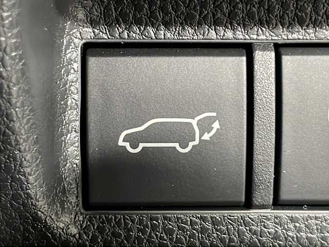 トヨタ ＲＡＶ４ アドベンチャー オフロードPKGⅡ 広島県 2023(令5)年 1.6万km アティチュードブラックマイカ 純正１０．５インチナビ/・CD/DVD再生機能/・フルセグテレビ/・Bluetooth接続/・Applecarplay/バックカメラ/デジタルインナーミラー/レーダークルーズコントロール/快適温熱シート/ハーフレザー/パワーバックドア/残後ドラレコ/前後コーナーセンサー/ブラインドスポットモニター/パワーシート