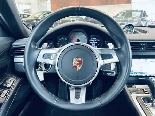 ポルシェ ９１１ カレラS 大阪府 2014(平26)年 2.5万km 白 スポーツクロノP/黒革/パワーシート/シートヒーター/ナビ/TV/バックカメラ/純正20インチAW/HIDヘッドライト/パドルシフト/ETC/レーダー探知機