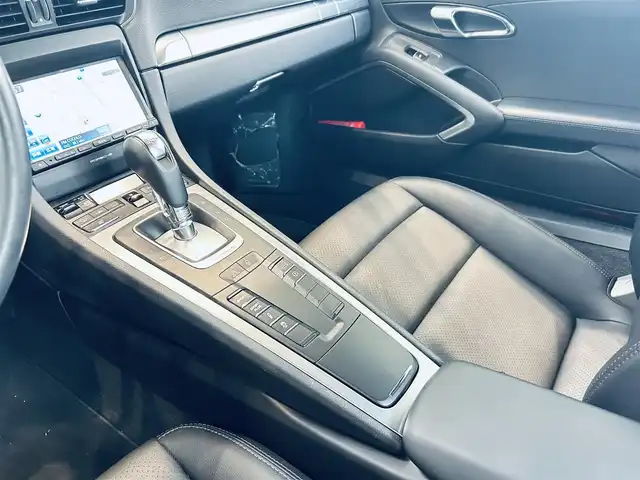 ポルシェ ９１１ カレラS 大阪府 2014(平26)年 2.5万km 白 スポーツクロノP/黒革/パワーシート/シートヒーター/ナビ/TV/バックカメラ/純正20インチAW/HIDヘッドライト/パドルシフト/ETC/レーダー探知機