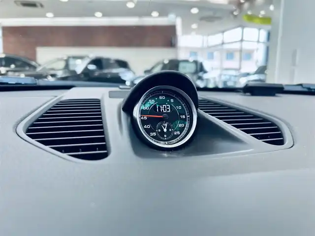 ポルシェ ９１１ カレラS 大阪府 2014(平26)年 2.5万km 白 スポーツクロノP/黒革/パワーシート/シートヒーター/ナビ/TV/バックカメラ/純正20インチAW/HIDヘッドライト/パドルシフト/ETC/レーダー探知機