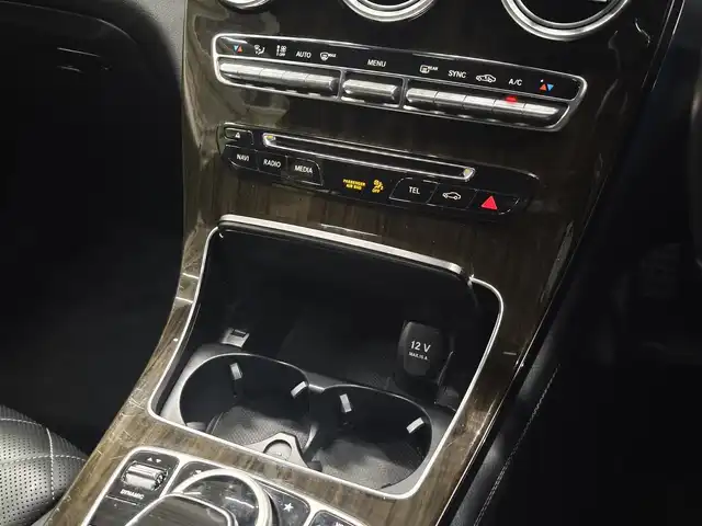 メルセデス・ベンツ ＧＬＣ２５０ 4マチックエディション1 群馬県 2016(平28)年 5.7万km ダイヤモンドホワイト 限定250台車両/ナッパレザーシート/ブルメスターサウンド/LEDライト/パワーバックドア/全方位カメラ/純正ナビ/ヘッドアップディスプレイ/純正ドラレコ/20インチAW/キーレスゴー/ETC2.0