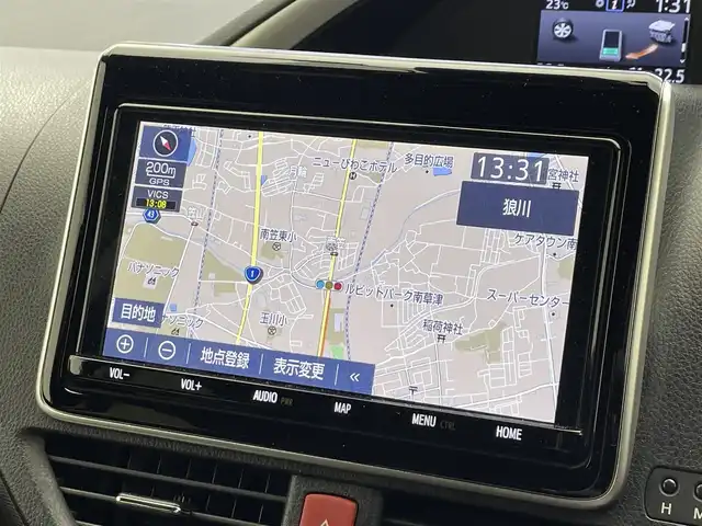 トヨタ ヴォクシー ハイブリッド ZS 煌Ⅲ 滋賀県 2021(令3)年 12.2万km ホワイトパールクリスタルシャイン 禁煙車/純正9インチナビ/CD.DVD.Bluetooth.フルセグ/バックカメラ/衝突軽減ブレーキ/クルーズコントロール/両側パワースライドドア/コーナーセンサー/ハーフレザーシート/前席シートヒーター/ETC/前方ドライブレコーダー/LEDヘッドライト/オートハイビーム/オートライト/スマートキー/スペアキー