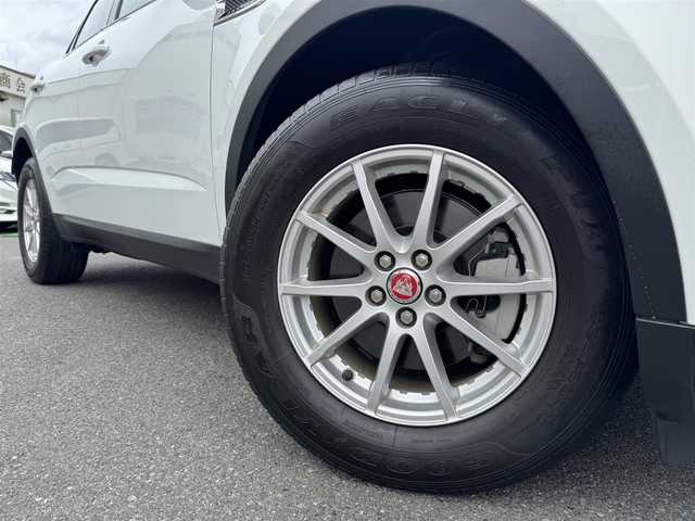 ジャガー Ｅペース S 200PS 千葉県 2019(平31)年 2万km ポラリスホワイト 衝突被害軽減ブレーキ/レーンキープアシスト/アダプティブクルーズコントロール/LEDヘッドライト/前後コーナーセンサー/カーテンエアバッグ/前後純正ドライブレコーダー/純正HDDナビ/Bluetooth/バック+全方位カメラ/フルセグTV/ETC2.0/ターボ車/4WD/電動リアゲート/純正フロアマット/純正17インチアルミホイール/プッシュスタート/スマートキー/スペアキー/取扱説明書＆保証書