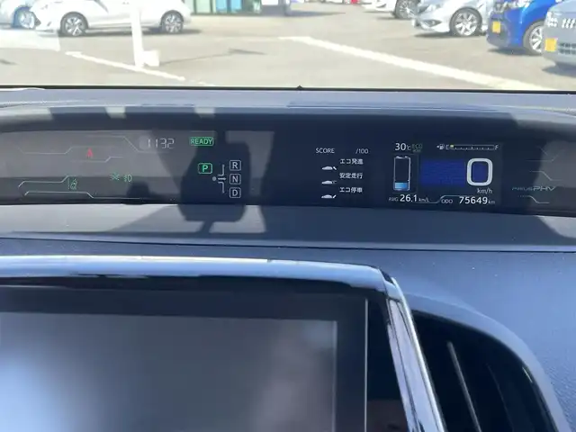 トヨタ プリウス ＰＨＶ S ナビパッケージ 佐賀県 2018(平30)年 7.6万km ホワイトパールクリスタルシャイン プラグインハイブリッド/純正11.6インチメモリーナビゲーション/・フルセグTV/AM/FM/USB/Bluetooth/バックカメラ/前方ドライブレコーダー/ビルトインETC2.0/DN席シートヒーター/ISOFIX対応/革巻きステアリング/ステアリングヒーター/ステアリングリモコン/純正LEDヘッドライト/純正フォグランプ/純正フロアマット/クルーズコントロール/レーンディパーチャーアラート