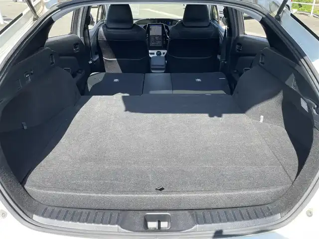 トヨタ プリウス ＰＨＶ S ナビパッケージ 佐賀県 2018(平30)年 7.6万km ホワイトパールクリスタルシャイン プラグインハイブリッド/純正11.6インチメモリーナビゲーション/・フルセグTV/AM/FM/USB/Bluetooth/バックカメラ/前方ドライブレコーダー/ビルトインETC2.0/DN席シートヒーター/ISOFIX対応/革巻きステアリング/ステアリングヒーター/ステアリングリモコン/純正LEDヘッドライト/純正フォグランプ/純正フロアマット/クルーズコントロール/レーンディパーチャーアラート
