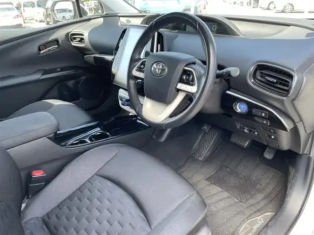 トヨタ プリウス ＰＨＶ S ナビパッケージ 佐賀県 2018(平30)年 7.6万km ホワイトパールクリスタルシャイン プラグインハイブリッド/純正11.6インチメモリーナビゲーション/・フルセグTV/AM/FM/USB/Bluetooth/バックカメラ/前方ドライブレコーダー/ビルトインETC2.0/DN席シートヒーター/ISOFIX対応/革巻きステアリング/ステアリングヒーター/ステアリングリモコン/純正LEDヘッドライト/純正フォグランプ/純正フロアマット/クルーズコントロール/レーンディパーチャーアラート
