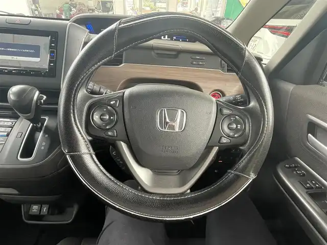 ホンダ フリード G ホンダセンシング 宮城県 2020(令2)年 4.5万km クリスタルブラックパール ワンオーナー/純正メモリナビ/DVD/CD/FM/AM/i Pod/USB/BT/AUX/フルセグTV/バックカメラ/前席シートヒーター/ステアリングスイッチ/両側パワースライドドア/前後ドライブレコーダー/純正スチール冬タイヤ15インチ/社外アルミ夏タイヤ15インチ/純正フロアマット/追従型クルーズコントロール/レーンアシスト/フロントワイパーデアイサー/衝突被害軽減システム/横滑り防止機能/アイドリングストップ/電動格納ミラー/ウィンカードアミラー/LEDライト/ETC/プッシュスタート/保証書・記録簿・取扱説明書
