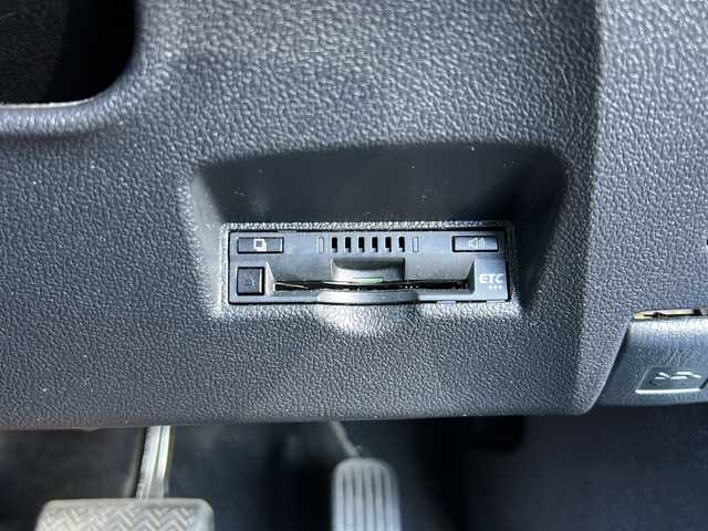 トヨタ プリウス S 岐阜県 2016(平28)年 4.6万km ダークブルーマイカM 登録時走行距離：45448km/純正ナビ（NSZT-W66T）/バックカメラ/フルセグテレビ・Bluetooth/トヨタセーフティーセンス/レーダークルーズコントロール/社外エアロ/レーザーハンドル/ステアリングスイッチ/LEDヘッドライト/オートライト/オートハイビーム/純正ドライブレコーダー/スマートキー/スペアキー/保証書