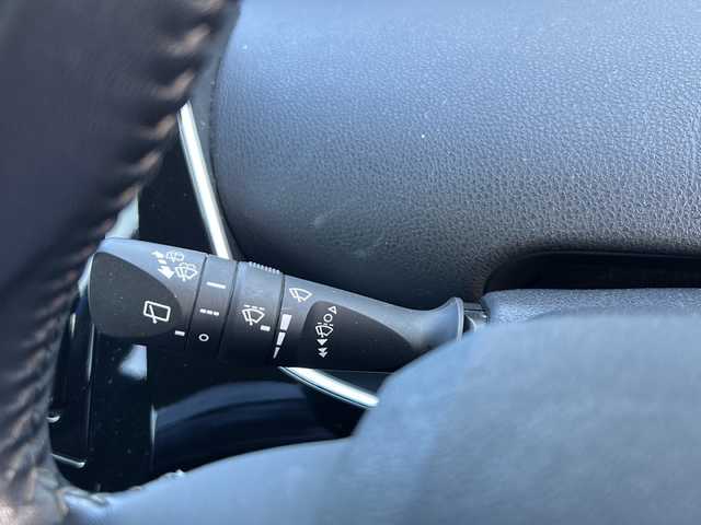 トヨタ プリウス S 岐阜県 2016(平28)年 4.6万km ダークブルーマイカM 登録時走行距離：45448km/純正ナビ（NSZT-W66T）/バックカメラ/フルセグテレビ・Bluetooth/トヨタセーフティーセンス/レーダークルーズコントロール/社外エアロ/レーザーハンドル/ステアリングスイッチ/LEDヘッドライト/オートライト/オートハイビーム/純正ドライブレコーダー/スマートキー/スペアキー/保証書