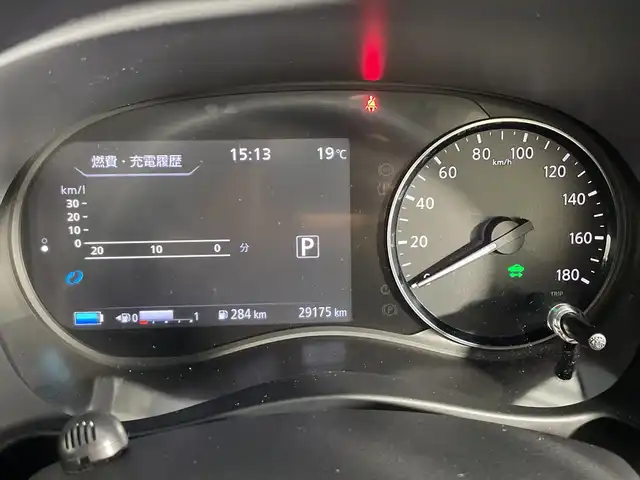 日産 キックス X 神奈川県 2020(令2)年 3万km ダークメタルグレー/ピュアブラック 2トーン 純正9インチナビ　/アラウンドビューモニター　/-CD/DVD/Bluetooth/セーフティアシスト　/プロパイロット　/インテリジェントエマージェンシーブレーキ　/車線逸脱防止支援システム　/踏み間違い衝突防止アシスト　/前後ソナー/デジタルルームミラー/2トーンカラー　/シルバールーフレール　/革巻きステアリング　/電動パーキングブレーキ　/オートブレーキホールド　/ハーフレザー/ビルトインETC/ハーフレザー