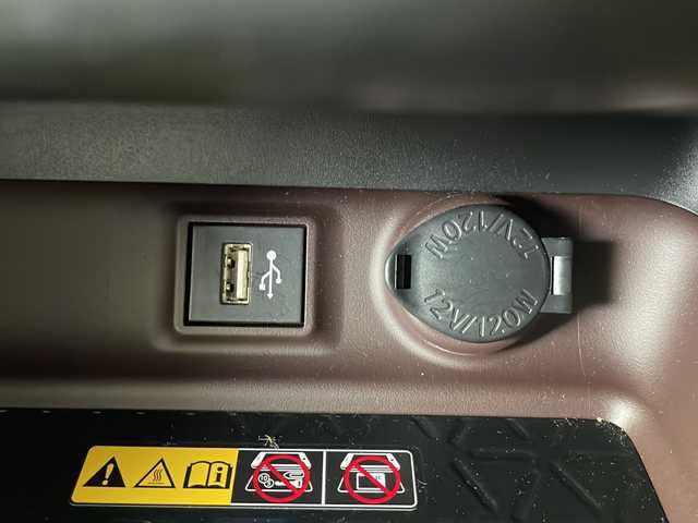 トヨタ ＲＡＶ４ G Zパッケージ 愛媛県 2022(令4)年 1.9万km アティチュードブラックマイカ ワンオーナー/サンルーフ/モデリスタフルエアロ/フロントグリル・ヘッドランプ・バックドアガーニッシュ/純正ナビ(フルセグTV/AM・FM/BT)TVキャンセラー付/バック・フロント・サイドカメラ/ビルトインETC2.0/デジタルインナーミラー/置くだけ充電/ステアリングヒーター/パワーシート(D席)/シートヒーター(D＋N席)/エアシート(D＋N席)/クルーズコントロール/純正フロアマット/純正19インチアルミホイール/スペアキー/エンジンスターター