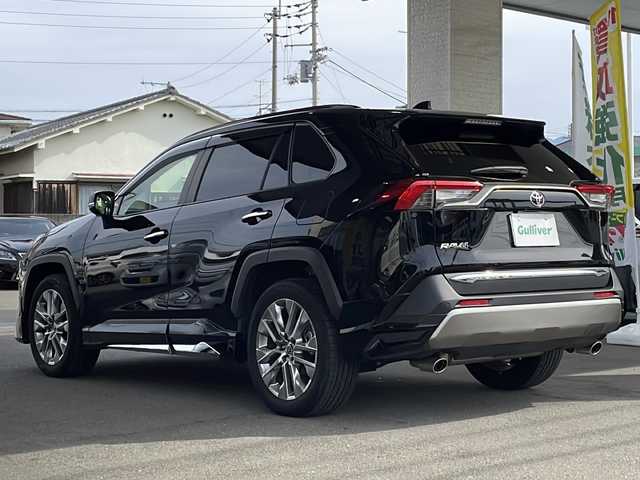 トヨタ ＲＡＶ４ G Zパッケージ 愛媛県 2022(令4)年 1.9万km アティチュードブラックマイカ ワンオーナー/サンルーフ/モデリスタフルエアロ/フロントグリル・ヘッドランプ・バックドアガーニッシュ/純正ナビ(フルセグTV/AM・FM/BT)TVキャンセラー付/バック・フロント・サイドカメラ/ビルトインETC2.0/デジタルインナーミラー/置くだけ充電/ステアリングヒーター/パワーシート(D席)/シートヒーター(D＋N席)/エアシート(D＋N席)/クルーズコントロール/純正フロアマット/純正19インチアルミホイール/スペアキー/エンジンスターター