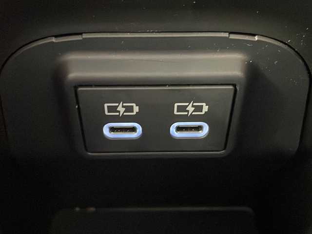 トヨタ ＲＡＶ４ G Zパッケージ 愛媛県 2022(令4)年 1.9万km アティチュードブラックマイカ ワンオーナー/サンルーフ/モデリスタフルエアロ/フロントグリル・ヘッドランプ・バックドアガーニッシュ/純正ナビ(フルセグTV/AM・FM/BT)TVキャンセラー付/バック・フロント・サイドカメラ/ビルトインETC2.0/デジタルインナーミラー/置くだけ充電/ステアリングヒーター/パワーシート(D席)/シートヒーター(D＋N席)/エアシート(D＋N席)/クルーズコントロール/純正フロアマット/純正19インチアルミホイール/スペアキー/エンジンスターター