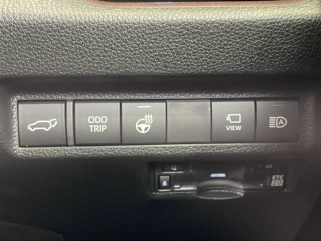 トヨタ ＲＡＶ４ G Zパッケージ 愛媛県 2022(令4)年 1.9万km アティチュードブラックマイカ ワンオーナー/サンルーフ/モデリスタフルエアロ/フロントグリル・ヘッドランプ・バックドアガーニッシュ/純正ナビ(フルセグTV/AM・FM/BT)TVキャンセラー付/バック・フロント・サイドカメラ/ビルトインETC2.0/デジタルインナーミラー/置くだけ充電/ステアリングヒーター/パワーシート(D席)/シートヒーター(D＋N席)/エアシート(D＋N席)/クルーズコントロール/純正フロアマット/純正19インチアルミホイール/スペアキー/エンジンスターター