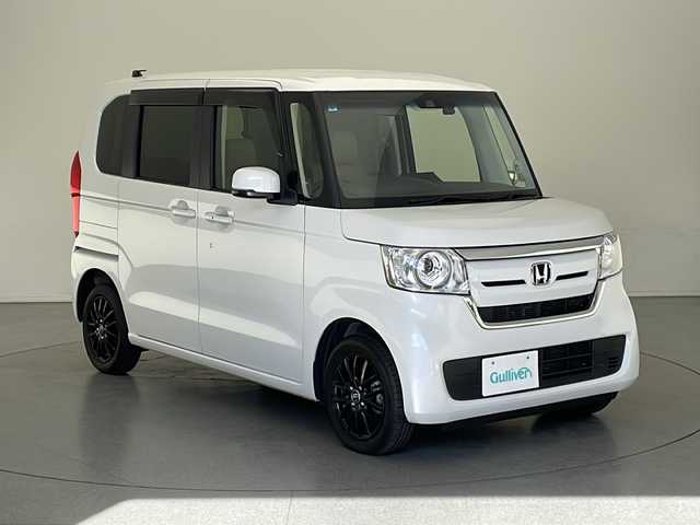 ホンダ Ｎ ＢＯＸ G L ホンダセンシング 長野県 2019(令1)年 4万km プラチナホワイトパール 4WD/純正メモリナビ（型番：VXM-184VFi）/（フルセグTV＆CD＆DVD＆USB＆SD＆FM・AM）/バックカメラ/ホンダセンシング/・クルーズコントロール（追従あり）/・衝突被害軽減システム/・レーンキープアシスト/冬タイヤ４本（純正ホイールキャップ付）/シートヒータ（前席）/片側パワースライドドア/LEDヘッドライト/オートマチックハイビーム/オートライト/ドアバイザー/14インチ社外アルミホイール/純正フロアマット/２列目サンシェード/スマートキー