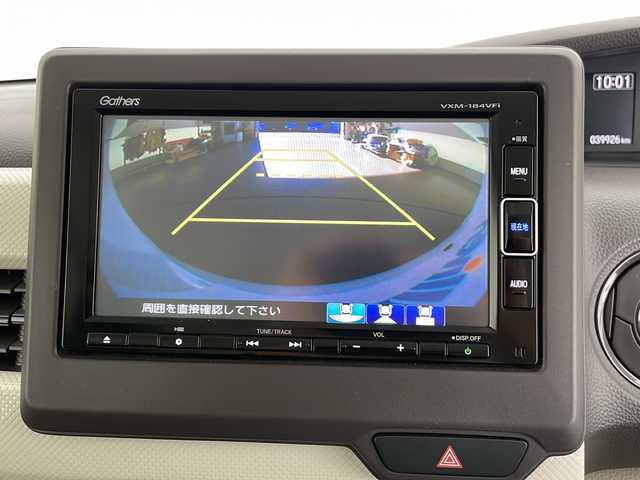 ホンダ Ｎ ＢＯＸ G L ホンダセンシング 長野県 2019(令1)年 4万km プラチナホワイトパール 4WD/純正メモリナビ（型番：VXM-184VFi）/（フルセグTV＆CD＆DVD＆USB＆SD＆FM・AM）/バックカメラ/ホンダセンシング/・クルーズコントロール（追従あり）/・衝突被害軽減システム/・レーンキープアシスト/冬タイヤ４本（純正ホイールキャップ付）/シートヒータ（前席）/片側パワースライドドア/LEDヘッドライト/オートマチックハイビーム/オートライト/ドアバイザー/14インチ社外アルミホイール/純正フロアマット/２列目サンシェード/スマートキー