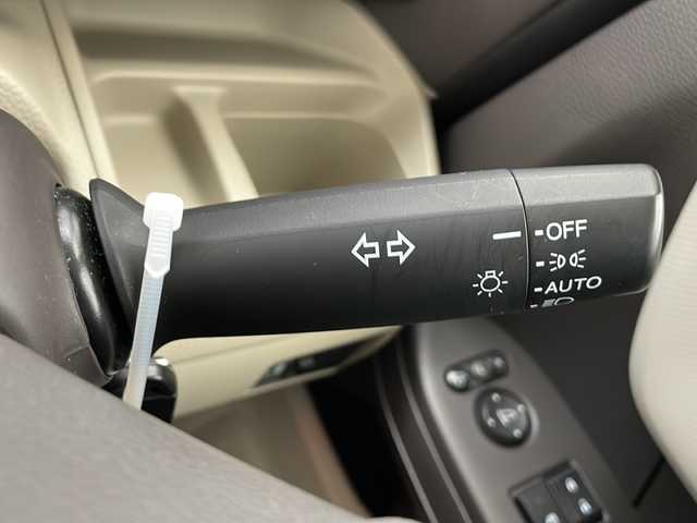 ホンダ Ｎ ＢＯＸ G L ホンダセンシング 長野県 2019(令1)年 4万km プラチナホワイトパール 4WD/純正メモリナビ（型番：VXM-184VFi）/（フルセグTV＆CD＆DVD＆USB＆SD＆FM・AM）/バックカメラ/ホンダセンシング/・クルーズコントロール（追従あり）/・衝突被害軽減システム/・レーンキープアシスト/冬タイヤ４本（純正ホイールキャップ付）/シートヒータ（前席）/片側パワースライドドア/LEDヘッドライト/オートマチックハイビーム/オートライト/ドアバイザー/14インチ社外アルミホイール/純正フロアマット/２列目サンシェード/スマートキー