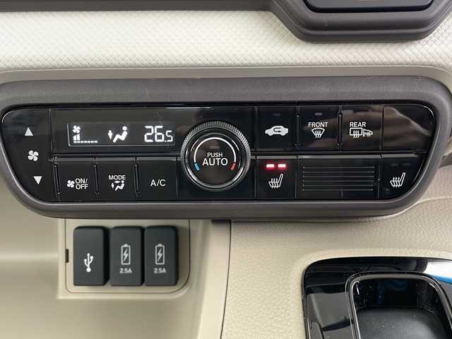 ホンダ Ｎ ＢＯＸ G L ホンダセンシング 長野県 2019(令1)年 4万km プラチナホワイトパール 4WD/純正メモリナビ（型番：VXM-184VFi）/（フルセグTV＆CD＆DVD＆USB＆SD＆FM・AM）/バックカメラ/ホンダセンシング/・クルーズコントロール（追従あり）/・衝突被害軽減システム/・レーンキープアシスト/冬タイヤ４本（純正ホイールキャップ付）/シートヒータ（前席）/片側パワースライドドア/LEDヘッドライト/オートマチックハイビーム/オートライト/ドアバイザー/14インチ社外アルミホイール/純正フロアマット/２列目サンシェード/スマートキー