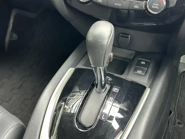 日産 エクストレイル 20Xi 静岡県 2019(平31)年 4.6万km ダイヤモンドブラック 純正9インチメモリナビ/（CD/DVD/BT/FM/AM/SD）/フルセグTV/プロパイロット/・インテリジェントLI（車線逸脱防止）/・BSW（後側方車両検知警報）/・RCTA（交代時車両検知）/アラウンドビューモニター/電動リアゲート/ETC/LEDヘッドライト/フォグランプ/パートナーコンビ防水シート/革巻きハンドル/ISOFIX/純正18AW