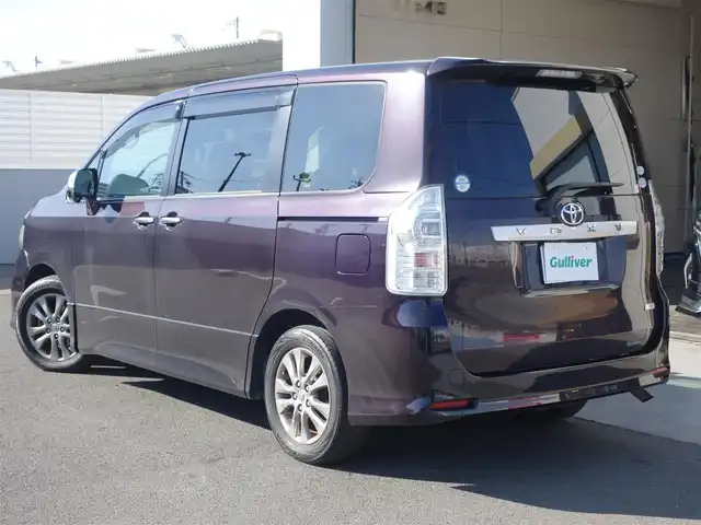 トヨタ ヴォクシー ZS 煌 静岡県 2011(平23)年 13.4万km ボルドーマイカメタリック ワンオーナー/禁煙車/両側パワースライド/純正HDDナビ（NHZN-W60G)/CD/DVD/BT/HDD/フルセグTV/AUX/SD/純正フリップダウンモニター/ビルトインETC/バックカメラ/2列目回転シート/純正フロアマット/純正ドアバイザー/スマートキー2個/プッシュスタート/純正HIDヘッドライト/オートライト/取扱説明書/保証書