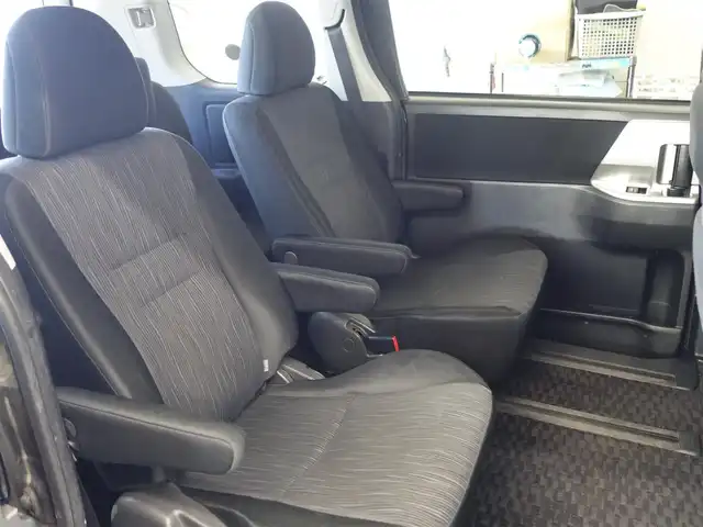 トヨタ ヴォクシー ZS 煌 静岡県 2011(平23)年 13.4万km ボルドーマイカメタリック ワンオーナー/禁煙車/両側パワースライド/純正HDDナビ（NHZN-W60G)/CD/DVD/BT/HDD/フルセグTV/AUX/SD/純正フリップダウンモニター/ビルトインETC/バックカメラ/2列目回転シート/純正フロアマット/純正ドアバイザー/スマートキー2個/プッシュスタート/純正HIDヘッドライト/オートライト/取扱説明書/保証書