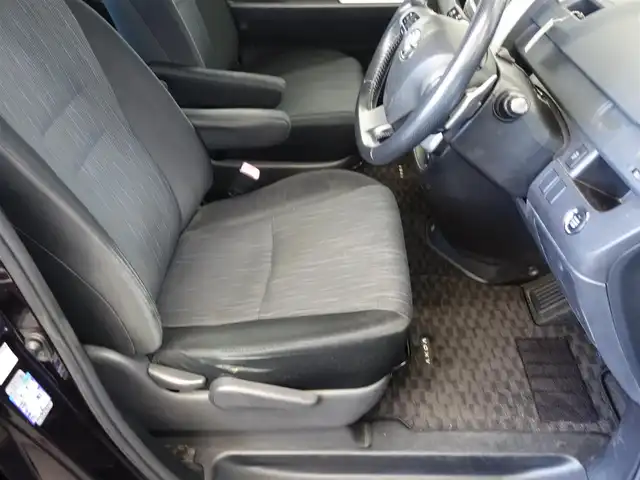 トヨタ ヴォクシー ZS 煌 静岡県 2011(平23)年 13.4万km ボルドーマイカメタリック ワンオーナー/禁煙車/両側パワースライド/純正HDDナビ（NHZN-W60G)/CD/DVD/BT/HDD/フルセグTV/AUX/SD/純正フリップダウンモニター/ビルトインETC/バックカメラ/2列目回転シート/純正フロアマット/純正ドアバイザー/スマートキー2個/プッシュスタート/純正HIDヘッドライト/オートライト/取扱説明書/保証書