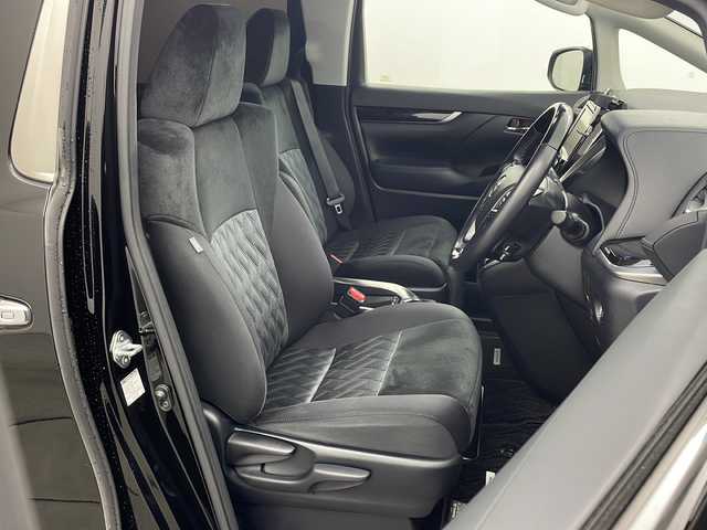 トヨタ アルファード S Aパッケージ 兵庫県 2019(平31)年 7.5万km ブラック ・ワンオーナー車/・社外9インチナビ（AVIC-RQ902）/CD/DVD/SD/USB/Bluetooth/TV/・バックカメラ/・両側パワースライドドア/・ドライブレコーダー/・ウッドコンビステアリング/・ステアリングスイッチ/・Toyota　Safety　Sense/・プリクラッシュセーフティ/・レーントレーシングアシスト/・レーダークルーズコントロール/・ロードサインアシスト/・オートマチックハイビーム/・先行車発進告知機能/・AC100V電源/・ＬＥＤヘッドライト/・オートライト/・フォグランプ/・純正フロアマット/・純正18インチアルミホイール/・スマートキー/・プッシュスタート