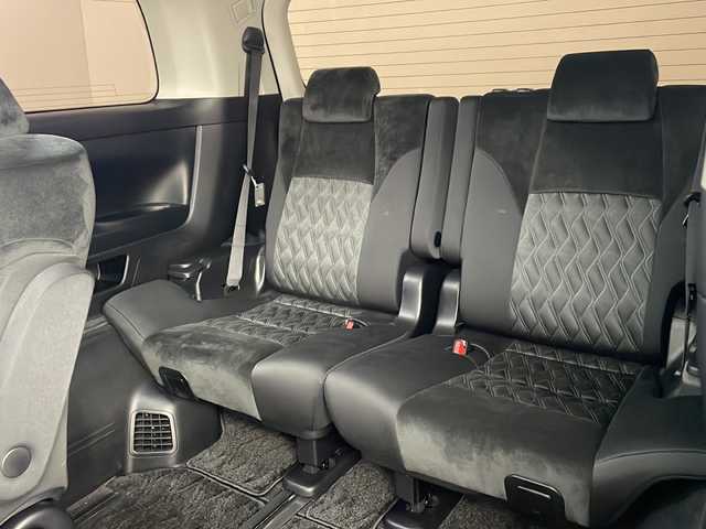 トヨタ アルファード S Aパッケージ 兵庫県 2019(平31)年 7.5万km ブラック ・ワンオーナー車/・社外9インチナビ（AVIC-RQ902）/CD/DVD/SD/USB/Bluetooth/TV/・バックカメラ/・両側パワースライドドア/・ドライブレコーダー/・ウッドコンビステアリング/・ステアリングスイッチ/・Toyota　Safety　Sense/・プリクラッシュセーフティ/・レーントレーシングアシスト/・レーダークルーズコントロール/・ロードサインアシスト/・オートマチックハイビーム/・先行車発進告知機能/・AC100V電源/・ＬＥＤヘッドライト/・オートライト/・フォグランプ/・純正フロアマット/・純正18インチアルミホイール/・スマートキー/・プッシュスタート