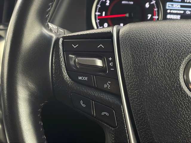 トヨタ アルファード S Aパッケージ 兵庫県 2019(平31)年 7.5万km ブラック ・ワンオーナー車/・社外9インチナビ（AVIC-RQ902）/CD/DVD/SD/USB/Bluetooth/TV/・バックカメラ/・両側パワースライドドア/・ドライブレコーダー/・ウッドコンビステアリング/・ステアリングスイッチ/・Toyota　Safety　Sense/・プリクラッシュセーフティ/・レーントレーシングアシスト/・レーダークルーズコントロール/・ロードサインアシスト/・オートマチックハイビーム/・先行車発進告知機能/・AC100V電源/・ＬＥＤヘッドライト/・オートライト/・フォグランプ/・純正フロアマット/・純正18インチアルミホイール/・スマートキー/・プッシュスタート