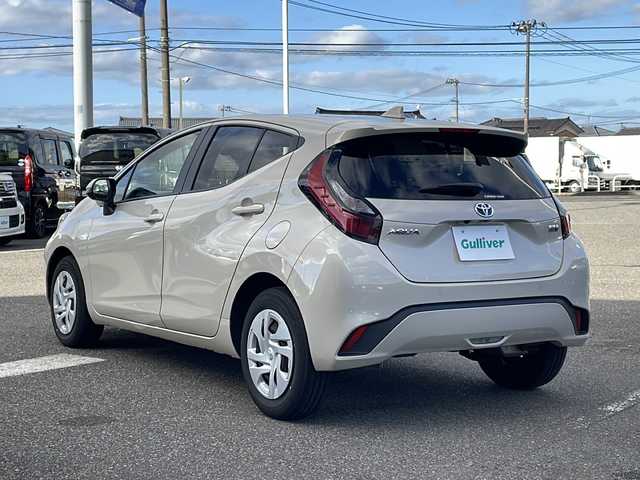 トヨタ アクア X 新潟県 2022(令4)年 4.2万km クリアベージュメタリック 純正ディスプレイオーディオ/(AM/FM/Bluetooth/Miracast)/トヨタセーフティセンス/・レーダークルーズコントロール/・レーンキープアシスト/・プリクラッシュセーフティ/・オートマチックハイビーム/バックカメラ/ビルトインETC/AC100V/LEDヘッドライト/ヘッドライトレベライザー/ステアリングスイッチ/電動格納ミラー/取扱説明書/保証書