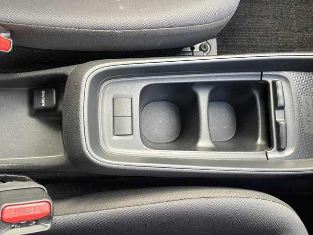 トヨタ アクア X 新潟県 2022(令4)年 4.2万km クリアベージュメタリック 純正ディスプレイオーディオ/(AM/FM/Bluetooth/Miracast)/トヨタセーフティセンス/・レーダークルーズコントロール/・レーンキープアシスト/・プリクラッシュセーフティ/・オートマチックハイビーム/バックカメラ/ビルトインETC/AC100V/LEDヘッドライト/ヘッドライトレベライザー/ステアリングスイッチ/電動格納ミラー/取扱説明書/保証書