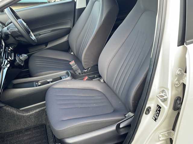 トヨタ アクア X 新潟県 2022(令4)年 4.2万km クリアベージュメタリック 純正ディスプレイオーディオ/(AM/FM/Bluetooth/Miracast)/トヨタセーフティセンス/・レーダークルーズコントロール/・レーンキープアシスト/・プリクラッシュセーフティ/・オートマチックハイビーム/バックカメラ/ビルトインETC/AC100V/LEDヘッドライト/ヘッドライトレベライザー/ステアリングスイッチ/電動格納ミラー/取扱説明書/保証書