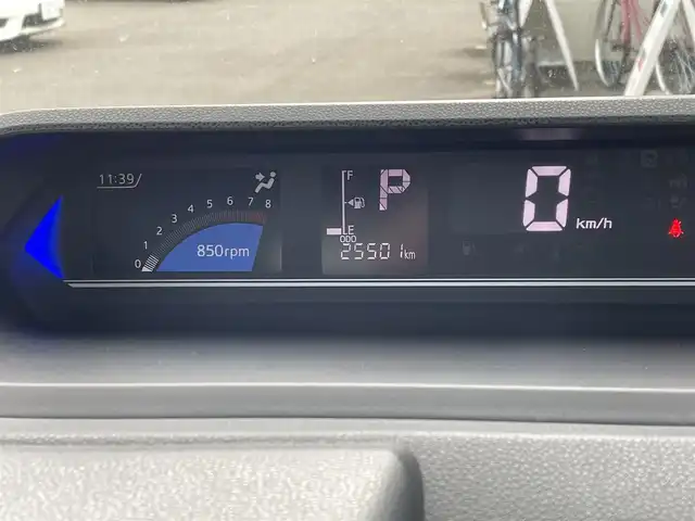 ダイハツ タント カスタム X 佐賀県 2023(令5)年 2.6万km ブラックマイカメタリック 社外SDナビゲーション/・フルセグTV/CD/DVD/SD/Bluetooth/バックカメラ/ビルトインETC/両側パワースライドドア/電子パーキングブレーキ/・AUTO HOLD機能/黒レザー調シートカバー/DN席シートヒーター/後席サンシェード/ISOFIX対応/ステアリングリモコン/純正14インチアルミホイール/純正LEDヘッドライト/・オートマチックハイビーム/純正LEDフォグランプ/ドアバイザ―/新車保証書/スマートアシスト/・衝突軽減ブレーキ/・車線逸脱警報機能/・先行車発進お知らせ機能/・クリアランスソナー/・標識認識機能/・ふらつき警報