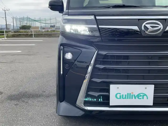 ダイハツ タント カスタム X 佐賀県 2023(令5)年 2.6万km ブラックマイカメタリック 社外SDナビゲーション/・フルセグTV/CD/DVD/SD/Bluetooth/バックカメラ/ビルトインETC/両側パワースライドドア/電子パーキングブレーキ/・AUTO HOLD機能/黒レザー調シートカバー/DN席シートヒーター/後席サンシェード/ISOFIX対応/ステアリングリモコン/純正14インチアルミホイール/純正LEDヘッドライト/・オートマチックハイビーム/純正LEDフォグランプ/ドアバイザ―/新車保証書/スマートアシスト/・衝突軽減ブレーキ/・車線逸脱警報機能/・先行車発進お知らせ機能/・クリアランスソナー/・標識認識機能/・ふらつき警報