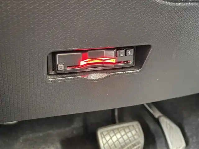 ダイハツ タント カスタム X 佐賀県 2023(令5)年 2.6万km ブラックマイカメタリック 社外SDナビゲーション/・フルセグTV/CD/DVD/SD/Bluetooth/バックカメラ/ビルトインETC/両側パワースライドドア/電子パーキングブレーキ/・AUTO HOLD機能/黒レザー調シートカバー/DN席シートヒーター/後席サンシェード/ISOFIX対応/ステアリングリモコン/純正14インチアルミホイール/純正LEDヘッドライト/・オートマチックハイビーム/純正LEDフォグランプ/ドアバイザ―/新車保証書/スマートアシスト/・衝突軽減ブレーキ/・車線逸脱警報機能/・先行車発進お知らせ機能/・クリアランスソナー/・標識認識機能/・ふらつき警報