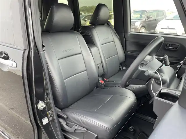 ダイハツ タント カスタム X 佐賀県 2023(令5)年 2.6万km ブラックマイカメタリック 社外SDナビゲーション/・フルセグTV/CD/DVD/SD/Bluetooth/バックカメラ/ビルトインETC/両側パワースライドドア/電子パーキングブレーキ/・AUTO HOLD機能/黒レザー調シートカバー/DN席シートヒーター/後席サンシェード/ISOFIX対応/ステアリングリモコン/純正14インチアルミホイール/純正LEDヘッドライト/・オートマチックハイビーム/純正LEDフォグランプ/ドアバイザ―/新車保証書/スマートアシスト/・衝突軽減ブレーキ/・車線逸脱警報機能/・先行車発進お知らせ機能/・クリアランスソナー/・標識認識機能/・ふらつき警報