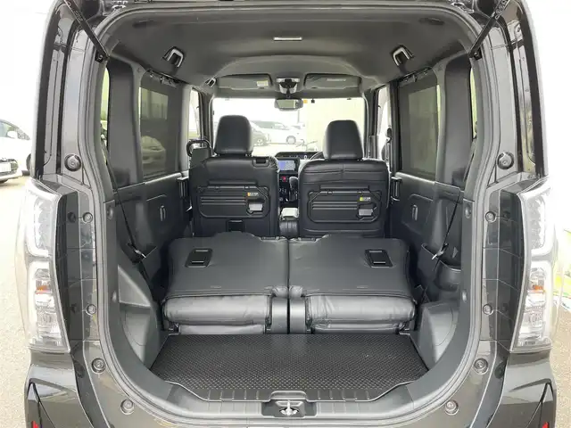 ダイハツ タント カスタム X 佐賀県 2023(令5)年 2.6万km ブラックマイカメタリック 社外SDナビゲーション/・フルセグTV/CD/DVD/SD/Bluetooth/バックカメラ/ビルトインETC/両側パワースライドドア/電子パーキングブレーキ/・AUTO HOLD機能/黒レザー調シートカバー/DN席シートヒーター/後席サンシェード/ISOFIX対応/ステアリングリモコン/純正14インチアルミホイール/純正LEDヘッドライト/・オートマチックハイビーム/純正LEDフォグランプ/ドアバイザ―/新車保証書/スマートアシスト/・衝突軽減ブレーキ/・車線逸脱警報機能/・先行車発進お知らせ機能/・クリアランスソナー/・標識認識機能/・ふらつき警報