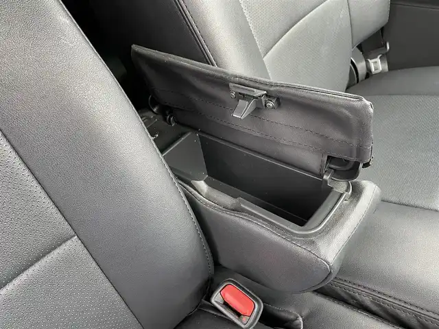 ダイハツ タント カスタム X 佐賀県 2023(令5)年 2.6万km ブラックマイカメタリック 社外SDナビゲーション/・フルセグTV/CD/DVD/SD/Bluetooth/バックカメラ/ビルトインETC/両側パワースライドドア/電子パーキングブレーキ/・AUTO HOLD機能/黒レザー調シートカバー/DN席シートヒーター/後席サンシェード/ISOFIX対応/ステアリングリモコン/純正14インチアルミホイール/純正LEDヘッドライト/・オートマチックハイビーム/純正LEDフォグランプ/ドアバイザ―/新車保証書/スマートアシスト/・衝突軽減ブレーキ/・車線逸脱警報機能/・先行車発進お知らせ機能/・クリアランスソナー/・標識認識機能/・ふらつき警報