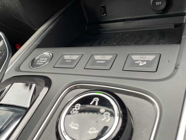 シトロエン シトロエン Ｃ５ エアクロス シャイン ブルーHDi 青森県 2021(令3)年 3.8万km パールⅡ 純正ナビ/(CarPlay/Bluetooth/USB/フルセグTV)/バック/サイドカメラ/ETC/アクティブセーフティブレーキ/アダプティブクルーズコントロール/レーンキープアシスト/ブラインドスポットアシスト/オートハイビーム/ダウンヒルアシスト/コーナーセンサー/パドルシフト/純正18インチアルミホイール/LEDヘッドライト/スマートキー/パワーバックドア/フロアマット