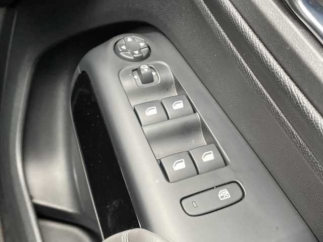 シトロエン シトロエン Ｃ５ エアクロス シャイン ブルーHDi 青森県 2021(令3)年 3.8万km パールⅡ 純正ナビ/(CarPlay/Bluetooth/USB/フルセグTV)/バック/サイドカメラ/ETC/アクティブセーフティブレーキ/アダプティブクルーズコントロール/レーンキープアシスト/ブラインドスポットアシスト/オートハイビーム/ダウンヒルアシスト/コーナーセンサー/パドルシフト/純正18インチアルミホイール/LEDヘッドライト/スマートキー/パワーバックドア/フロアマット