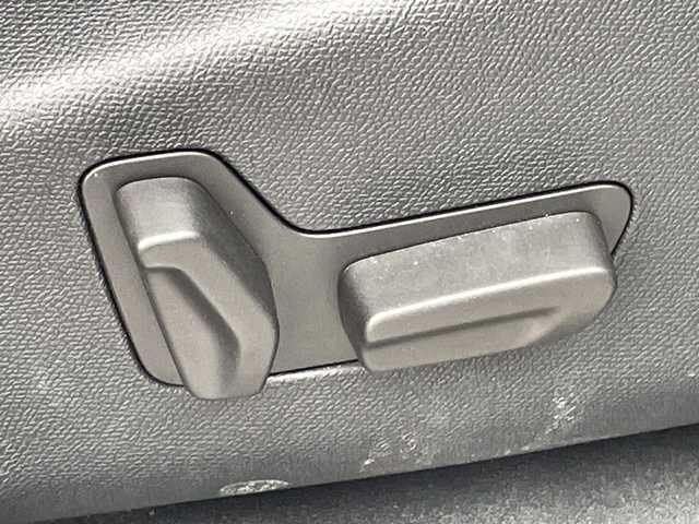 シトロエン シトロエン Ｃ５ エアクロス シャイン ブルーHDi 青森県 2021(令3)年 3.8万km パールⅡ 純正ナビ/(CarPlay/Bluetooth/USB/フルセグTV)/バック/サイドカメラ/ETC/アクティブセーフティブレーキ/アダプティブクルーズコントロール/レーンキープアシスト/ブラインドスポットアシスト/オートハイビーム/ダウンヒルアシスト/コーナーセンサー/パドルシフト/純正18インチアルミホイール/LEDヘッドライト/スマートキー/パワーバックドア/フロアマット