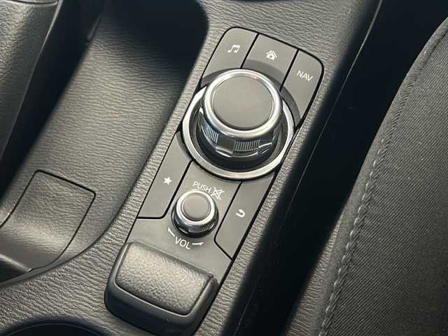 マツダ デミオ XD 岐阜県 2017(平29)年 4.3万km スノーフレイクホワイトパールマイカ 純正ナビ/FM/AM/USB1/USB2/CD/AUX/DVD/フルセグTV/プッシュスタート/シートヒーター/オートライト/オートエアコン/クルーズコントロール/ETC/電動格納ミラー/バックカメラ/ドアバイザー/純正マット/I-stopOff/レーンキープアシスト/横滑り防止装置/４WD