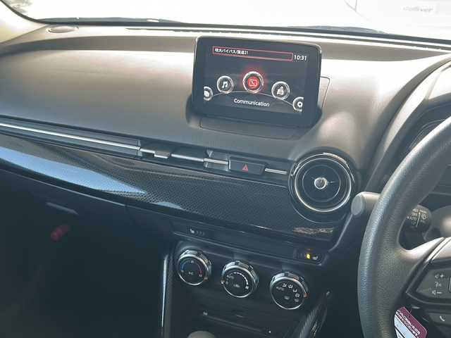 マツダ デミオ XD 岐阜県 2017(平29)年 4.3万km スノーフレイクホワイトパールマイカ 純正ナビ/FM/AM/USB1/USB2/CD/AUX/DVD/フルセグTV/プッシュスタート/シートヒーター/オートライト/オートエアコン/クルーズコントロール/ETC/電動格納ミラー/バックカメラ/ドアバイザー/純正マット/I-stopOff/レーンキープアシスト/横滑り防止装置/４WD